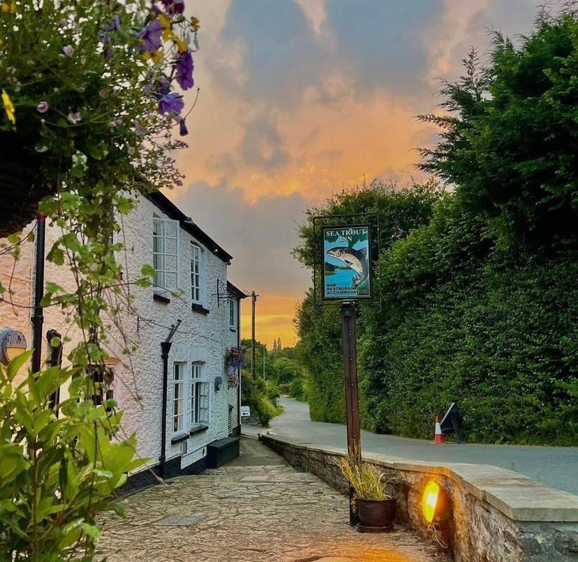 The Sea Trout Inn Totnes Exterior photo