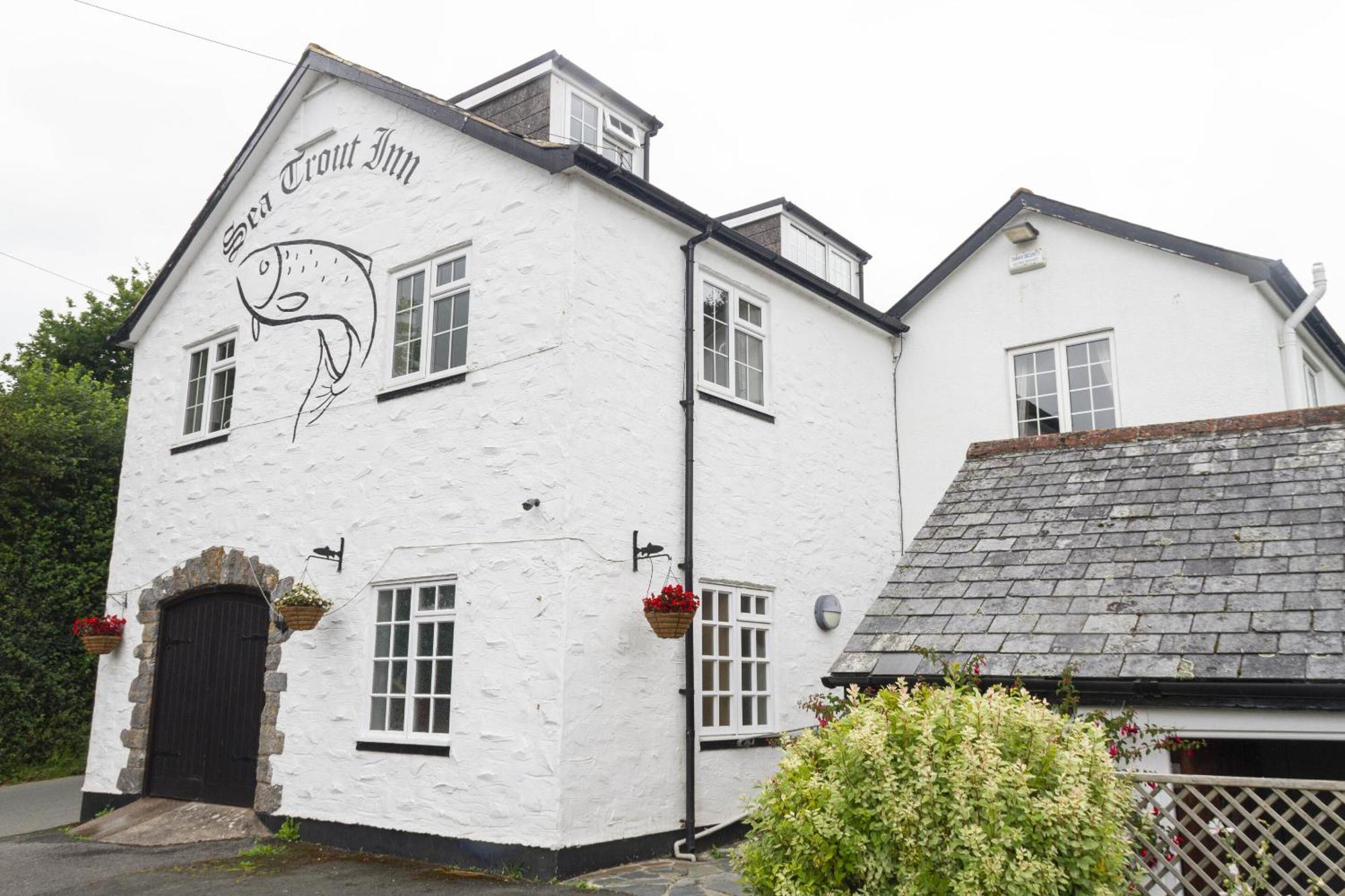 The Sea Trout Inn Totnes Exterior photo